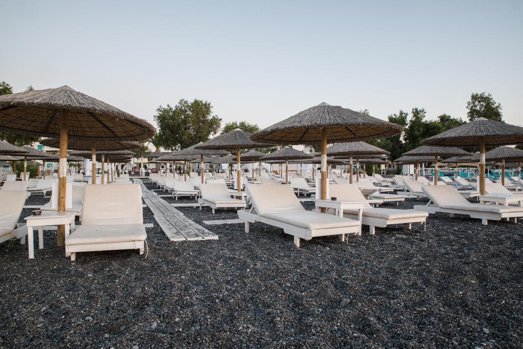Beach Boutique Hotel คามารี ภายนอก รูปภาพ